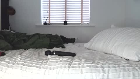 Bella Black online show from December 15, 10:52 am