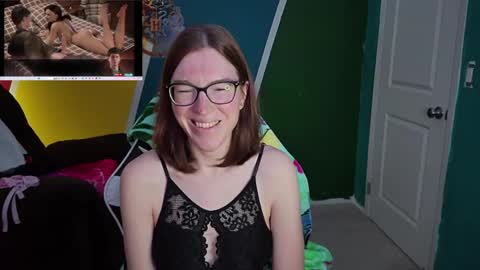 Snapshot of bellablake96 chatting on May 16, 5:01 pm BellaBlake96 online show from May 16, 5:01 pm