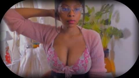 Snapshot of bellablakes18 chatting on September 27, 9:09 pm Bellah Blakes-Sarah Scrumptious Lee online show from September 27, 9:09 pm