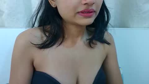 Snapshot of bellacrystall chatting on February 17, 5:26 am bellacrystall online show from February 17, 5:26 am