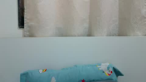 Snapshot of bellacrystall chatting on February 24, 3:48 am bellacrystall online show from February 24, 3:48 am