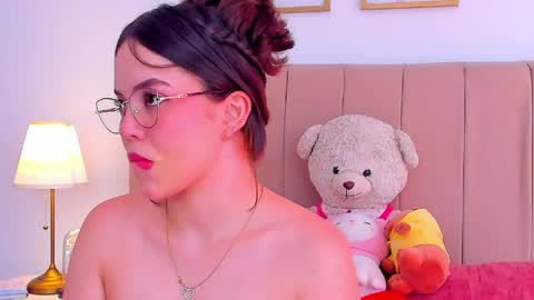 Snapshot of bellafontana chatting on May 8, 7:08 pm BellaFontana online show from May 8, 7:08 pm