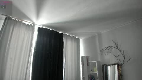 Snapshot of bellahellcat chatting on February 5, 8:52 am Bella online show from February 5, 8:52 am