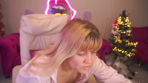 Snapshot of bellalapetit chatting on January 18, 5:33 am Bella online show from January 18, 5:33 am