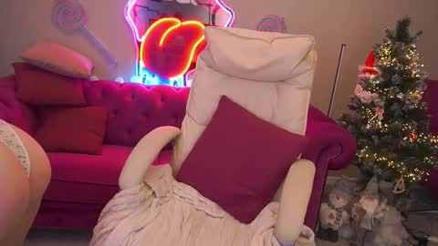 Snapshot of bellalapetit chatting on January 19, 5:44 am Bella online show from January 19, 5:44 am