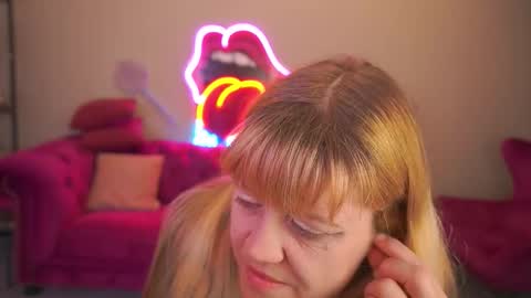 Snapshot of bellalapetit chatting on February 9, 3:27 pm Bella online show from February 9, 3:27 pm