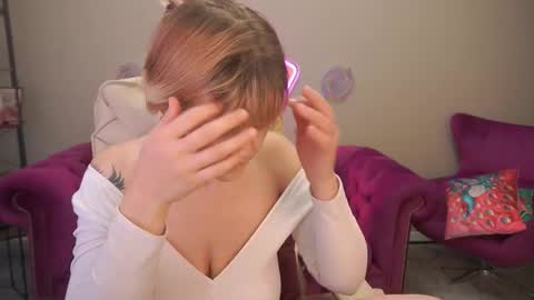 Snapshot of bellalapetit chatting on February 27, 2:17 pm Bella online show from February 27, 2:17 pm