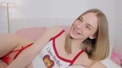 Bella online show from March 27, 2:28 am