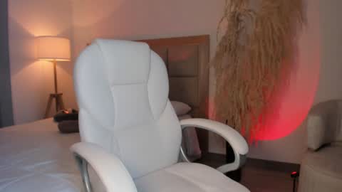 Bella Mia online show from January 10, 3:50 am