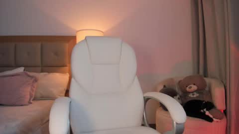 Bella Mia online show from November 14, 11:46 pm