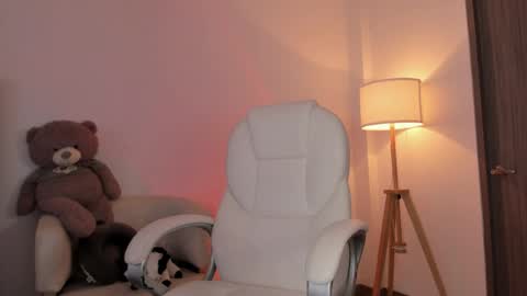 Snapshot of bellamia_ chatting on June 2, 9:28 pm Bella Mia online show from June 2, 9:28 pm
