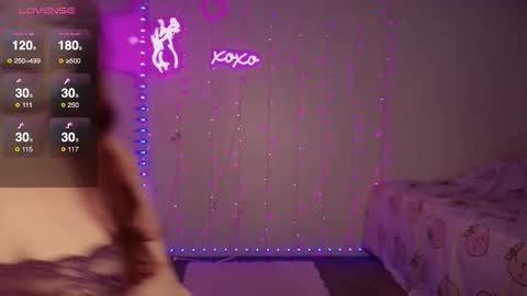 Snapshot of bellamonroee chatting on February 11, 5:12 am Bella Monroe online show from February 11, 5:12 am