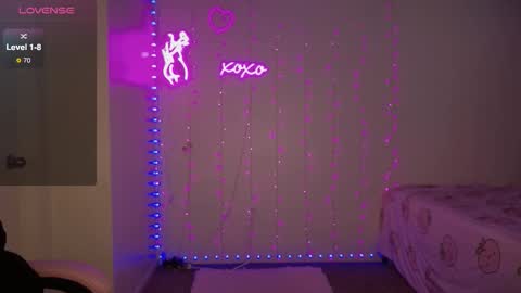 Snapshot of bellamonroee chatting on February 27, 4:12 am Bella Monroe online show from February 27, 4:12 am