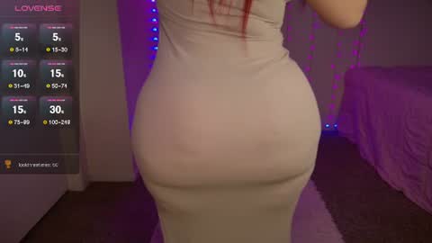 Snapshot of bellamonroee chatting on July 28, 5:14 am Bella Monroe online show from July 28, 5:14 am