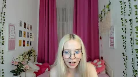 Bella online show from May 1, 4:00 pm