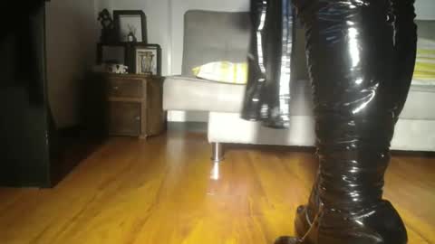 Camille  online show from January 26, 1:20 am