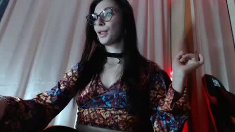 Snapshot of bellaqueen0701 chatting on February 23, 10:09 pm bellaqueen0701 online show from February 23, 10:09 pm