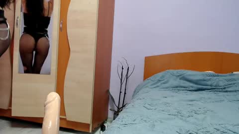 Snapshot of bellaqueen0701 chatting on February 28, 11:03 am bellaqueen0701 online show from February 28, 11:03 am