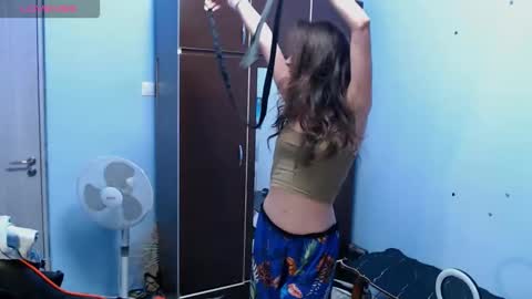 Snapshot of bellaqueen0701 chatting on September 18, 1:02 pm bellaqueen0701 online show from September 18, 1:02 pm