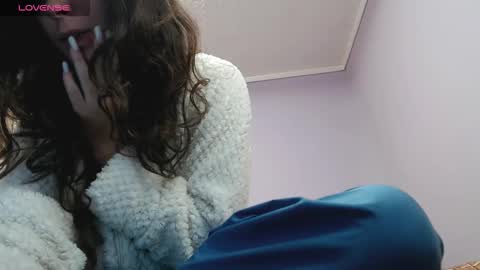 Snapshot of bellaqueen0701 chatting on September 22, 4:03 am bellaqueen0701 online show from September 22, 4:03 am