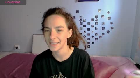 Snapshot of bellaqueen0701 chatting on November 20, 9:42 am bellaqueen0701 online show from November 20, 9:42 am