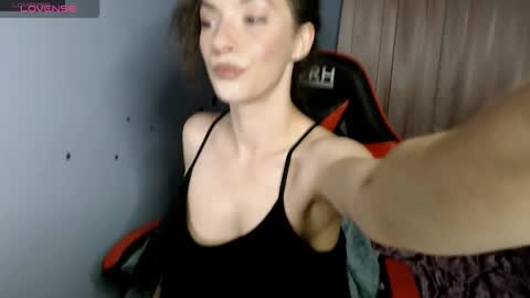 Snapshot of bellaqueen0701 chatting on December 14, 9:19 pm bellaqueen0701 online show from December 14, 9:19 pm