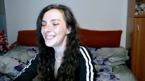 Snapshot of bellaqueen0701 chatting on December 21, 2:35 pm bellaqueen0701 online show from December 21, 2:35 pm