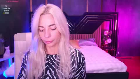 Bella online show from November 28, 7:44 am