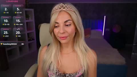 Bella online show from April 25, 7:55 pm