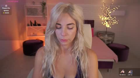 Snapshot of bellarayyy chatting on May 21, 6:42 am Bella online show from May 21, 6:42 am