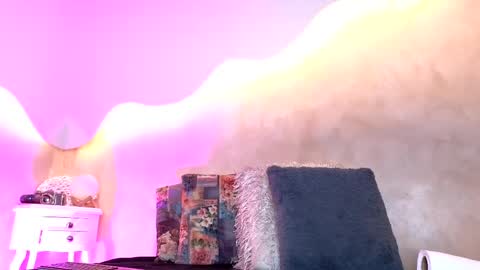 bellarooux online show from March 31, 12:38 pm