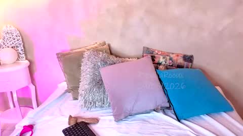 Snapshot of bellarooux chatting on May 29, 12:47 pm bellarooux online show from May 29, 12:47 pm