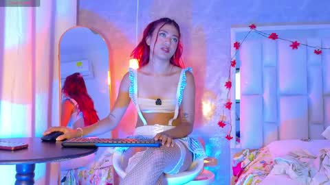 BellaSanderrs online show from April 14, 11:27 am