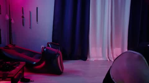 Bellaskeykeeper online show from March 25, 11:05 am