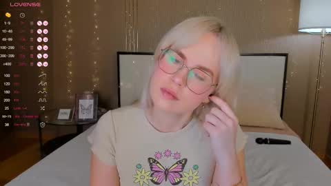 Bella online show from October 28, 12:58 am