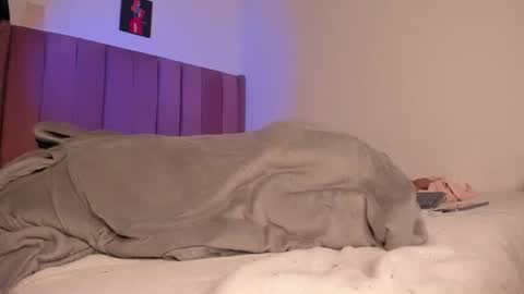 Bella online show from March 4, 11:22 pm