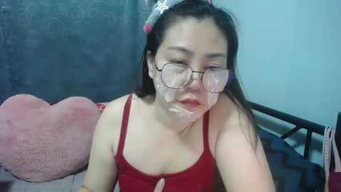 Snapshot of bellbabe chatting on May 3, 5:35 am Bella online show from May 3, 5:35 am