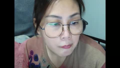 Snapshot of bellbabe chatting on May 18, 2:40 am Bella online show from May 18, 2:40 am