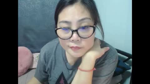 Snapshot of bellbabe chatting on June 10, 8:13 am Bella online show from June 10, 8:13 am