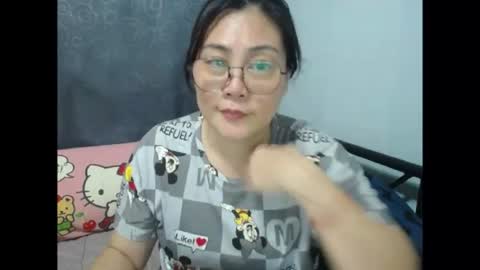 Snapshot of bellbabe chatting on June 12, 8:13 am Bella online show from June 12, 8:13 am