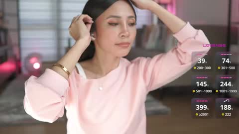 Snapshot of belle_adrienne chatting on February 13, 1:29 am Belle Adrienne IG online show from February 13, 1:29 am