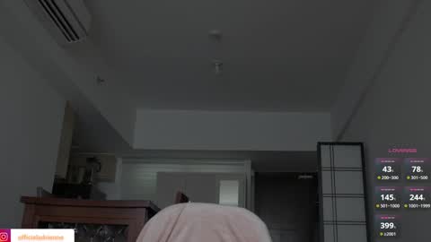 Snapshot of belle_adrienne chatting on February 25, 4:11 am Belle Adrienne IG online show from February 25, 4:11 am