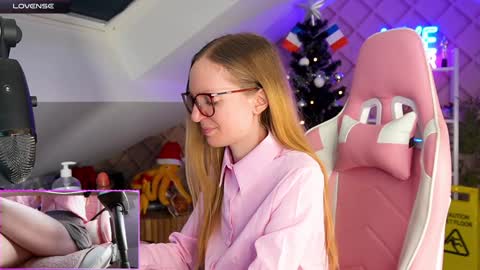 Alice online show from December 6, 11:00 am