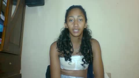 Snapshot of belle_annah chatting on May 17, 1:40 pm belle_annah online show from May 17, 1:40 pm