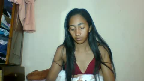 Snapshot of belle_annah chatting on June 30, 7:42 am belle_annah online show from June 30, 7:42 am