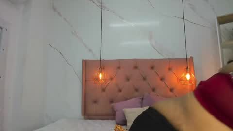 belle online show from March 27, 11:43 am