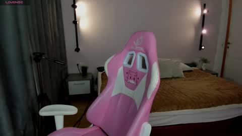 Belle online show from November 9, 1:04 am