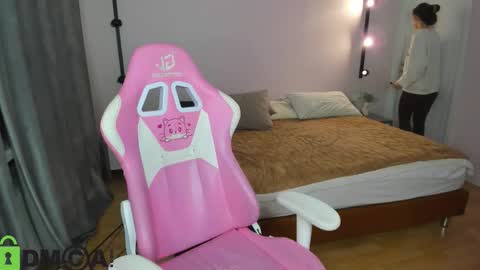 Belle online show from November 10, 1:04 am