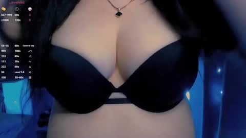 Snapshot of bellelovexx chatting on June 12, 9:46 pm Hello I am kind friendly and cute girl online show from June 12, 9:46 pm
