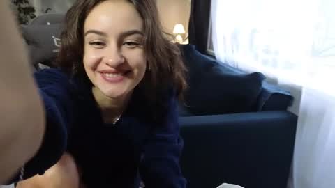 BelleWild online show from October 3, 4:53 am